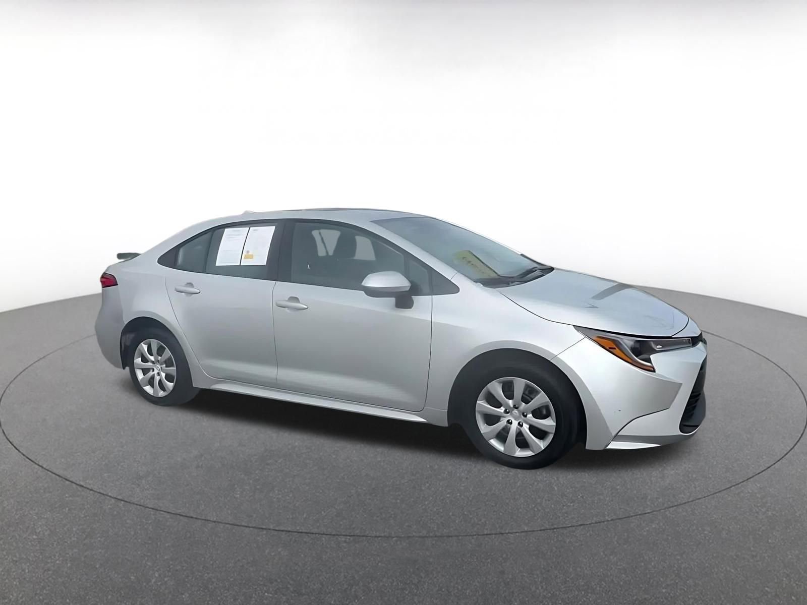 Used 2025 Toyota Corolla LE video 2