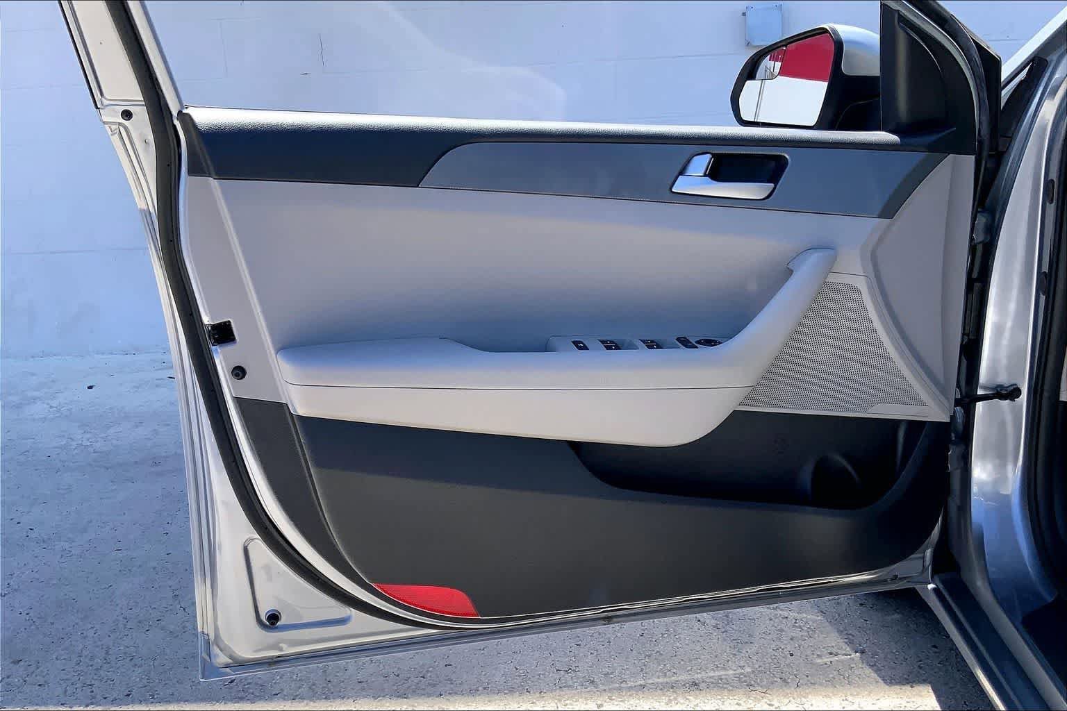 Used 2016 Hyundai Sonata SE FWD image 27