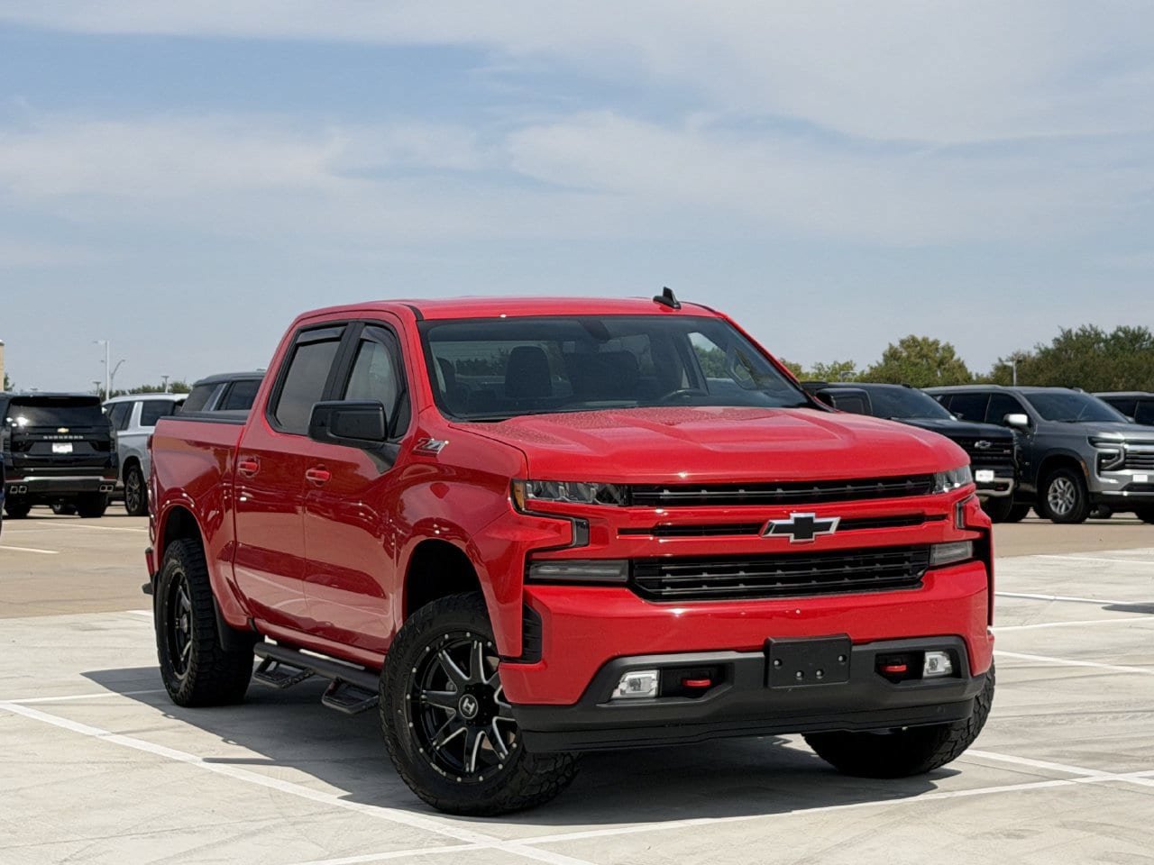 Used 2019 Chevrolet Silverado 1500 RST AWD/4WD image 2
