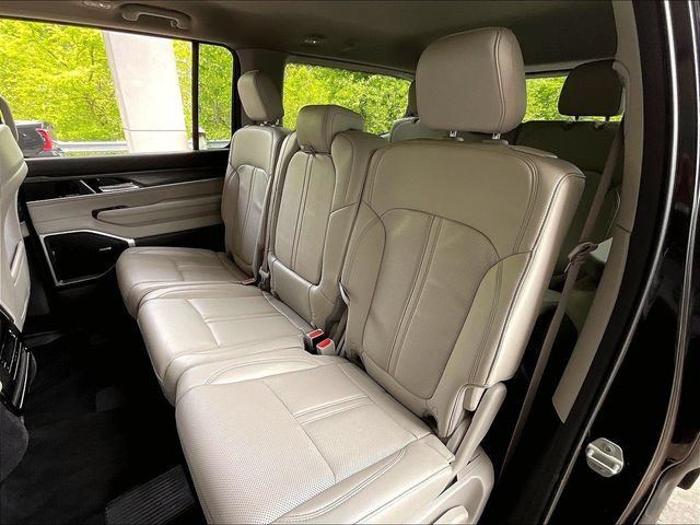 Used 2024 Jeep Wagoneer Series II w/ Flexible Seating Group AWD/4WD image 22