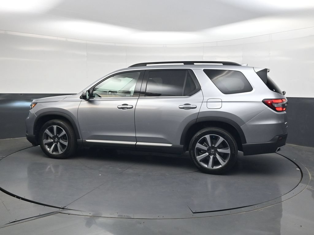 Used 2023 Honda Pilot Elite image 7