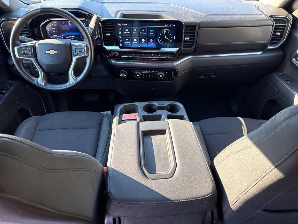 Used 2024 Chevrolet Silverado 1500 LT AWD/4WD image 18