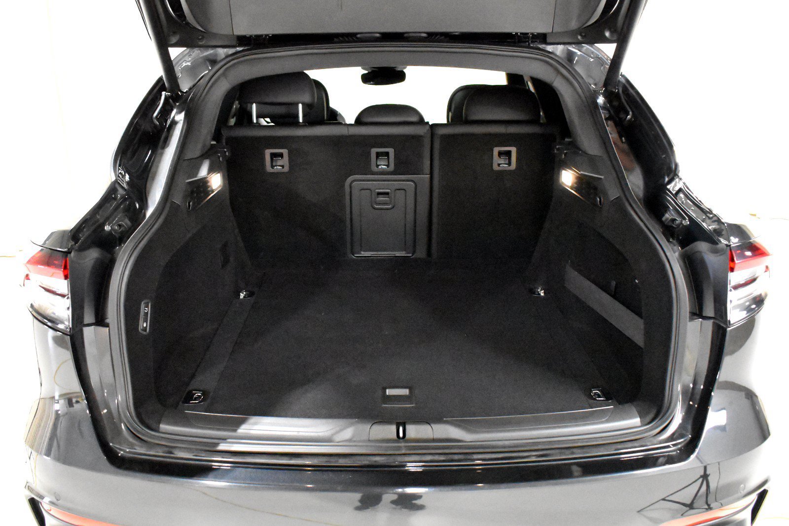 Used 2023 Maserati Levante Modena AWD/4WD image 36