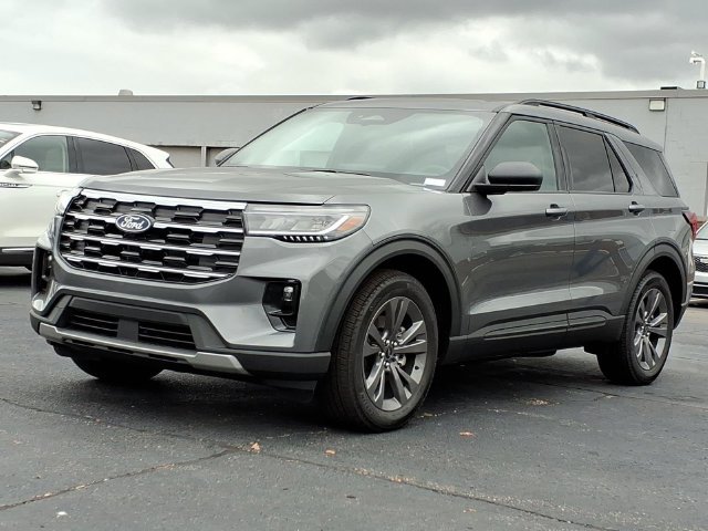 Used 2027 Ford Explorer Active w/ Active Comfort Package AWD/4WD image 3