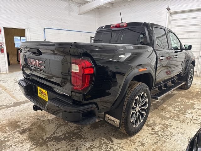 Used 2024 GMC Canyon Denali AWD/4WD image 3