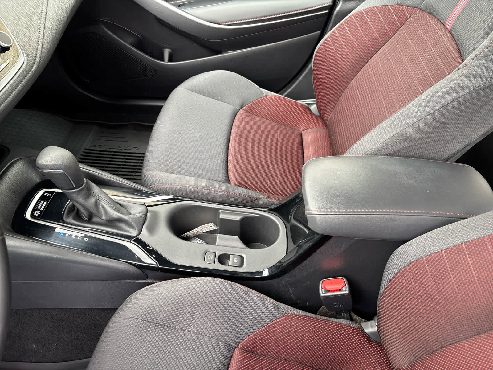 Used 2024 Toyota Corolla SE image 33