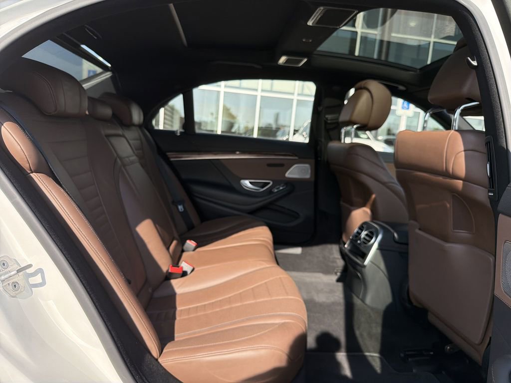 Used 2015 Mercedes-Benz S 550 Sedan image 16