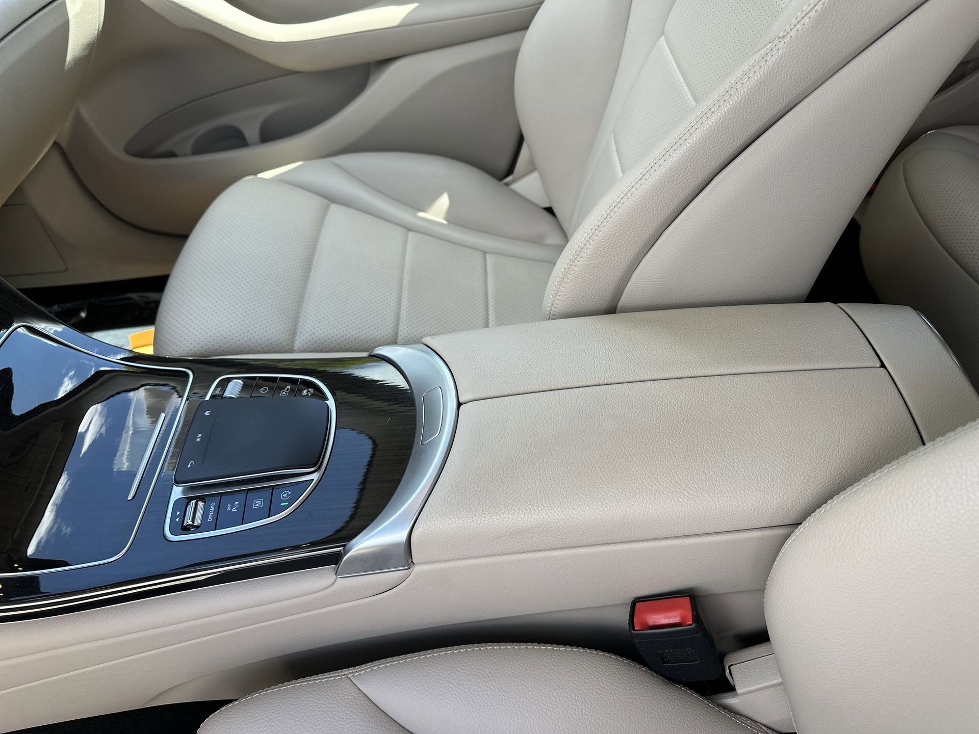 Used 2022 Mercedes-Benz GLC 300 image 21