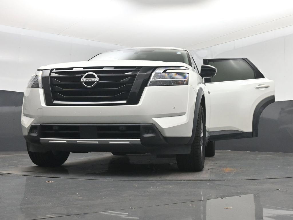 Used 2023 Nissan Pathfinder SL w/ SL Premium Package FWD image 31