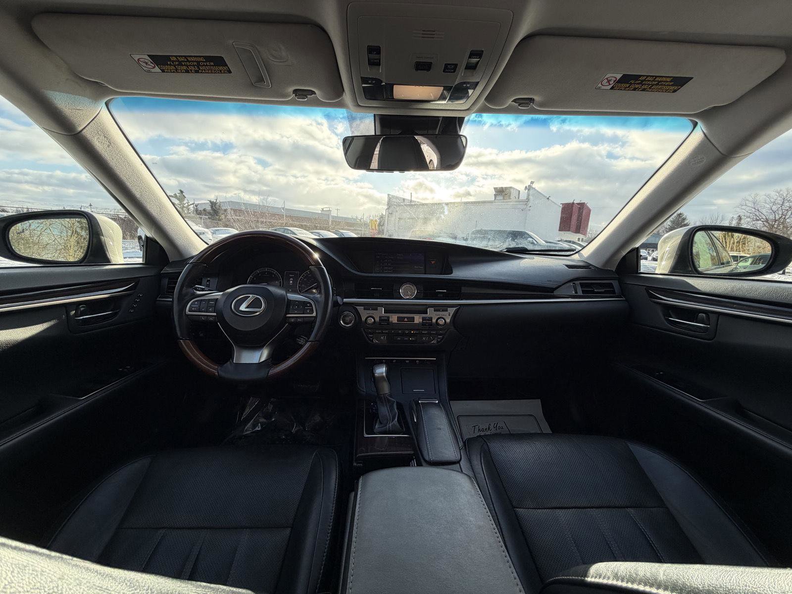 Used 2018 Lexus ES 350 w/ Luxury Package w/Wood Trim image 28