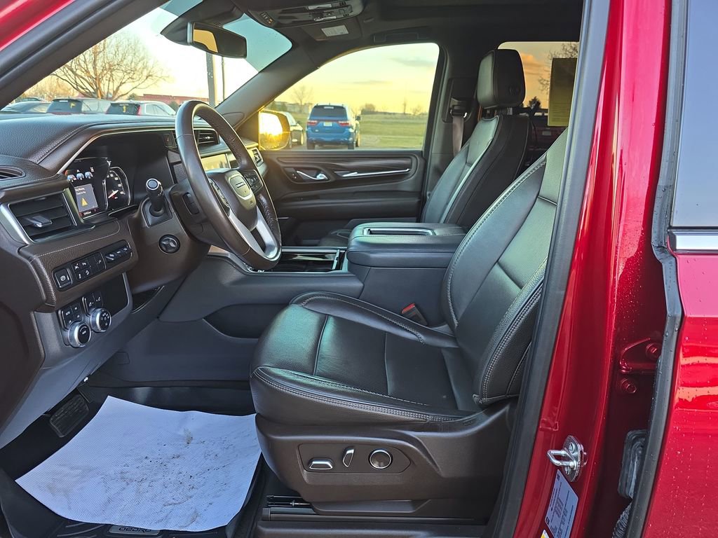 Used 2021 GMC Yukon Denali image 9