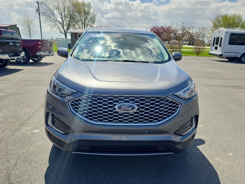 Used 2024 Ford Edge SEL w/ Convenience Package AWD/4WD image 4