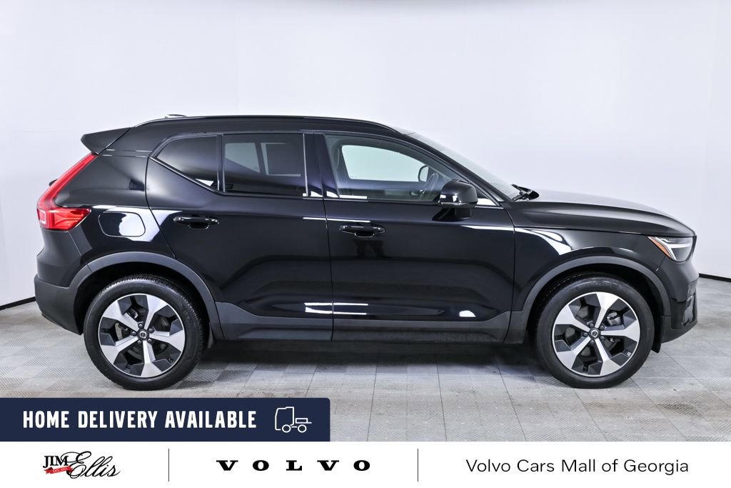 Certified 2023 Volvo XC40 B5 Plus w/ Protection Package Premier image 27