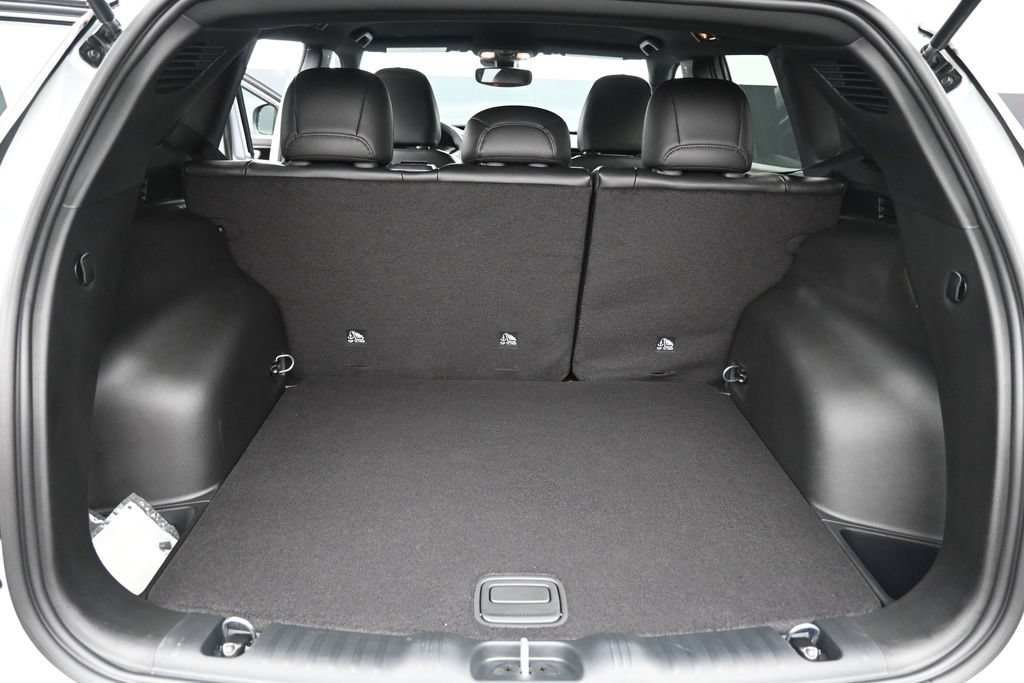 New 2026 Jeep Compass Latitude AWD/4WD image 24