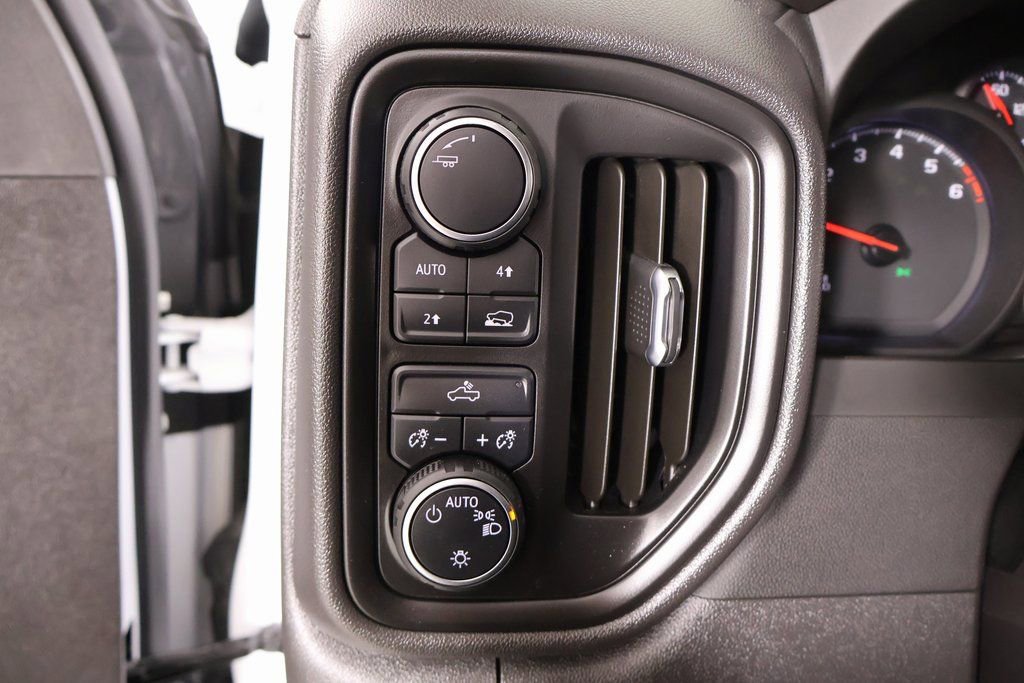 Used 2024 Chevrolet Silverado 1500 Custom image 7