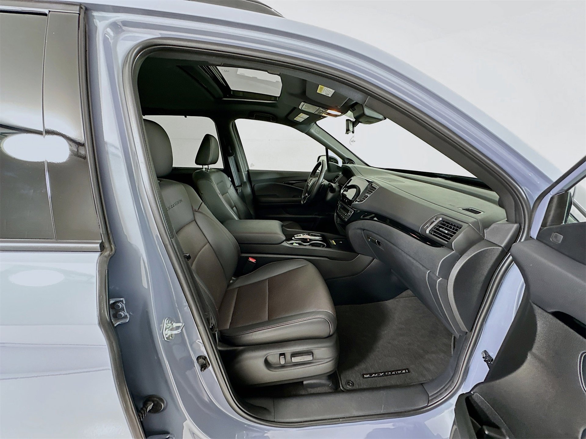 Used 2024 Honda Passport Black Edition image 32