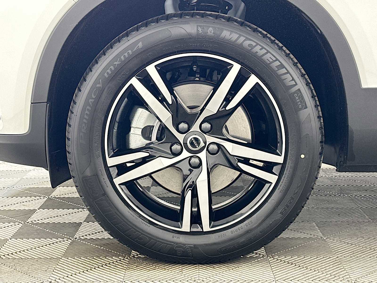 New 2026 Volvo XC40 B5 Core AWD/4WD image 29