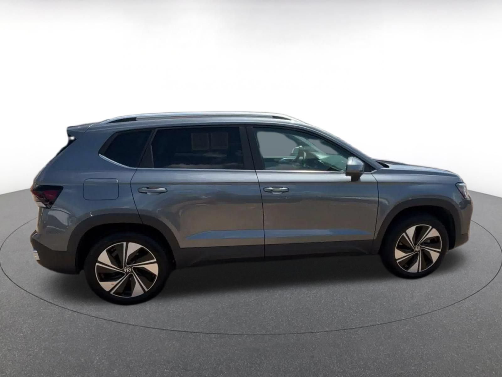 Used 2026 Volkswagen Taos SE AWD/4WD image 13