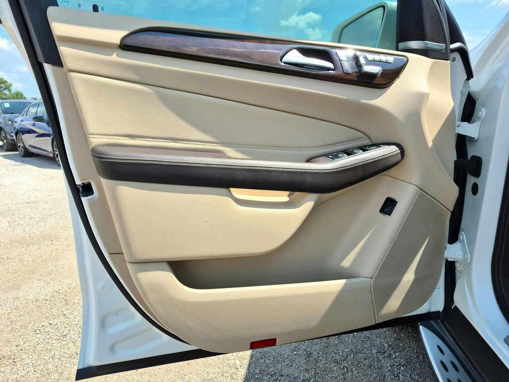 Used 2019 Mercedes-Benz GLE 400 4MATIC image 21