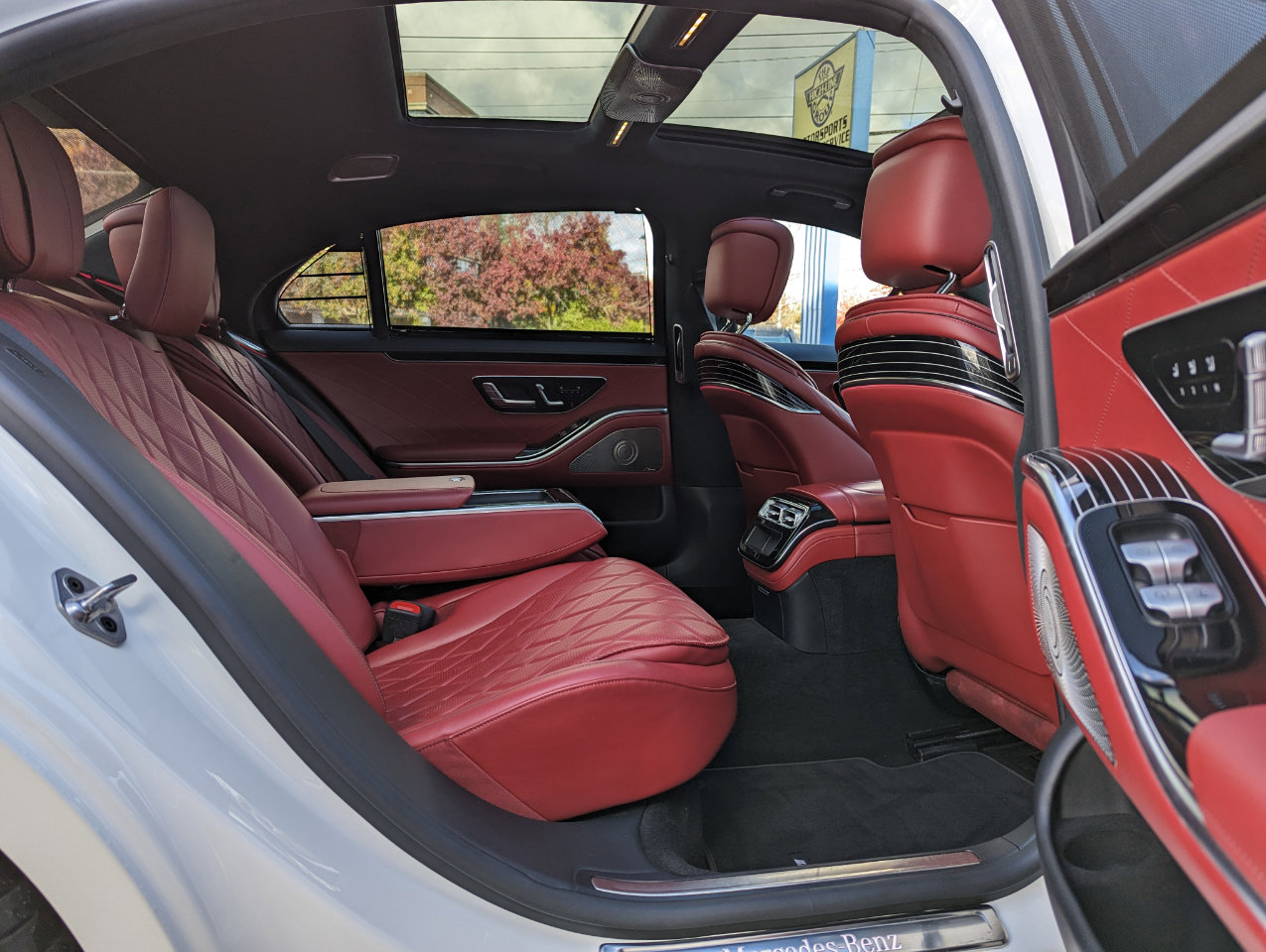 Used 2021 Mercedes-Benz S 580 4MATIC Sedan w/ AMG Line image 38