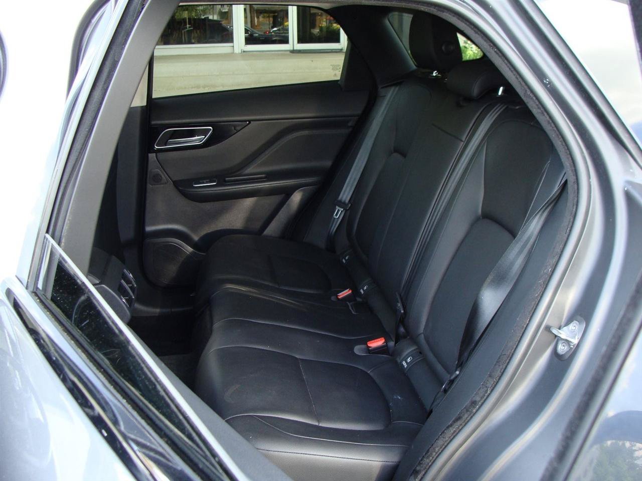 Used 2019 Jaguar F-PACE Premium AWD/4WD image 8