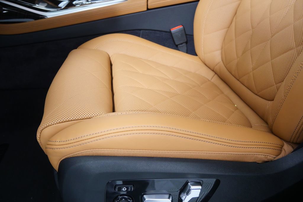 Used 2026 BMW X7 xDrive40i w/ Premium Package image 9