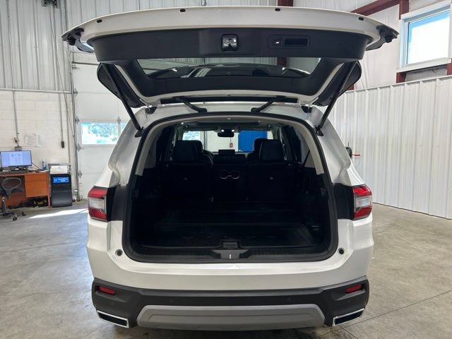 Certified 2025 Honda Pilot Touring image 20