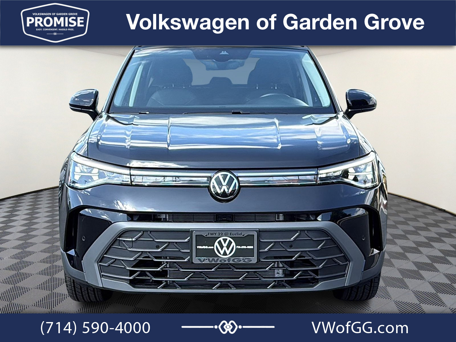 New 2027 Volkswagen Taos SE FWD image 3