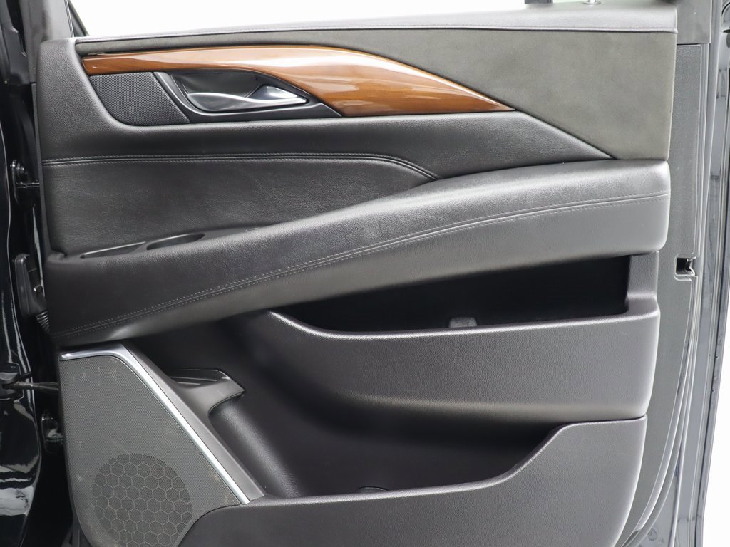 Used 2020 Cadillac Escalade ESV Premium Luxury image 50