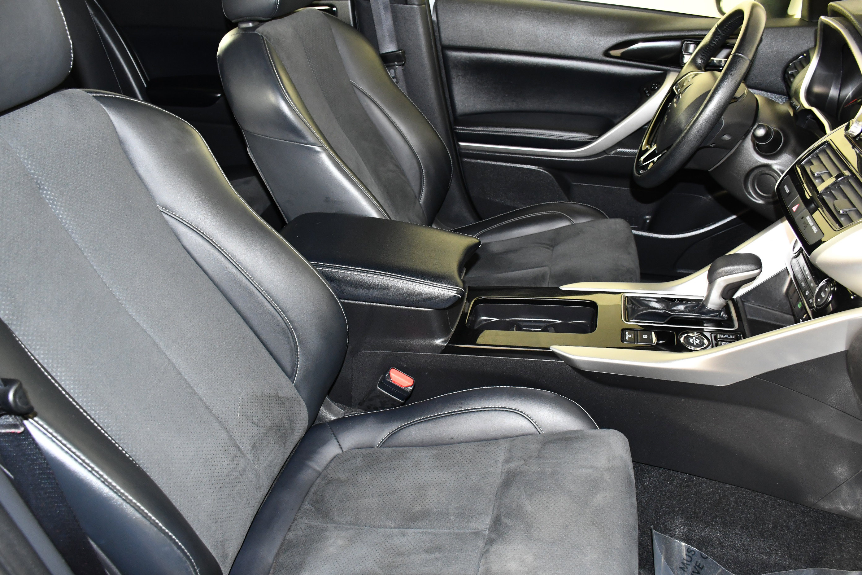 Used 2024 Mitsubishi Eclipse Cross SE AWD/4WD image 42