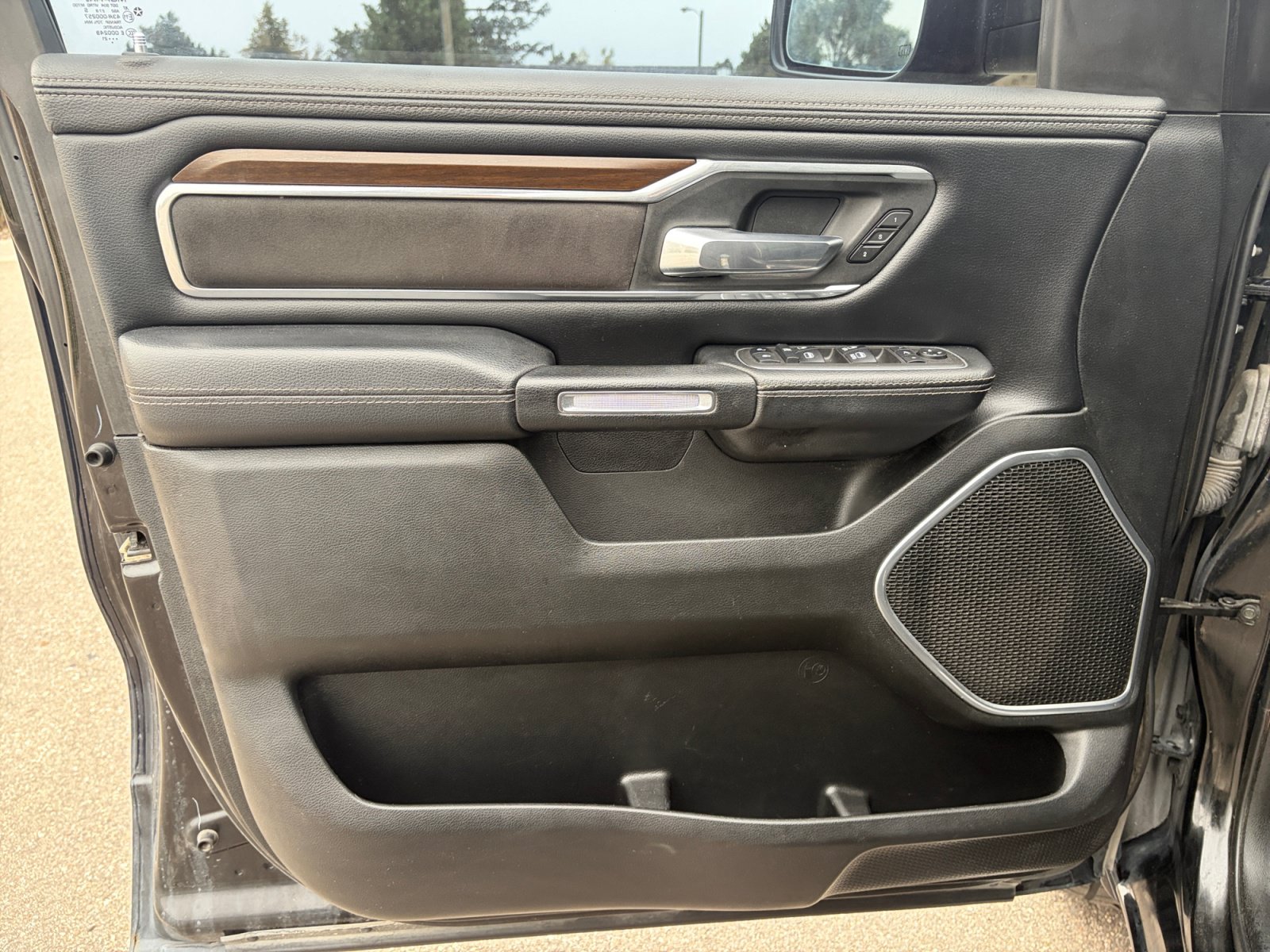 Used 2021 RAM 1500 Laramie AWD/4WD image 13