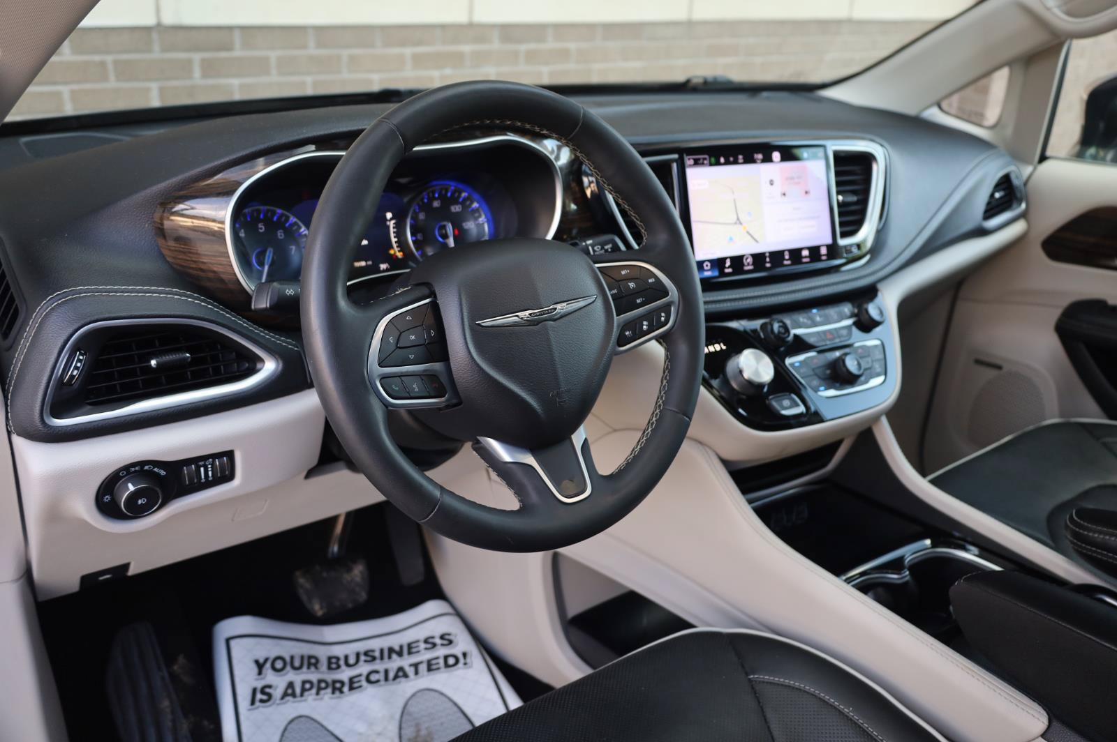 Used 2022 Chrysler Pacifica Limited FWD image 13