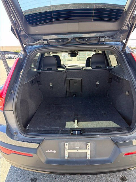 Used 2022 Volvo XC40 T5 R-Design AWD/4WD image 20