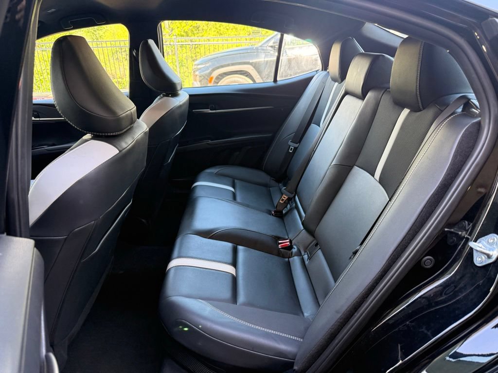 Used 2025 Toyota Camry SE FWD image 31