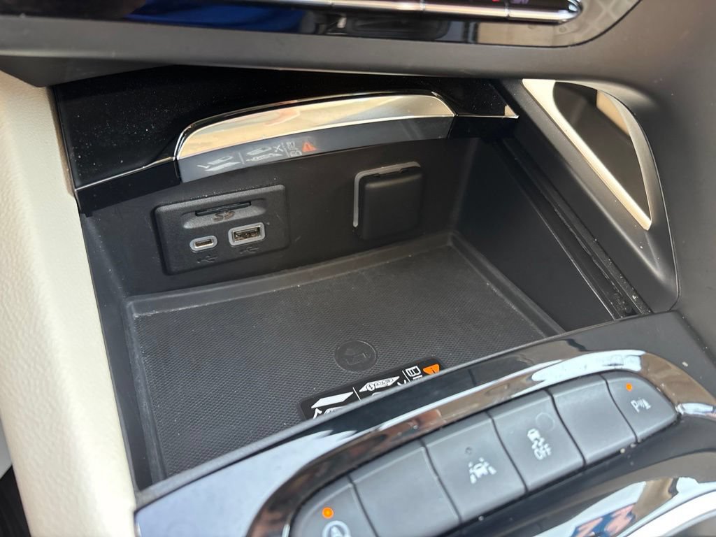 Certified 2022 Buick Envision Avenir w/ Premium Seat Package FWD image 33