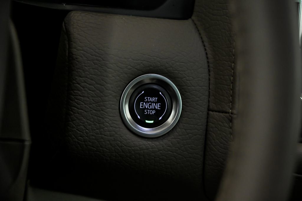 Used 2024 GMC Yukon Denali AWD/4WD image 21