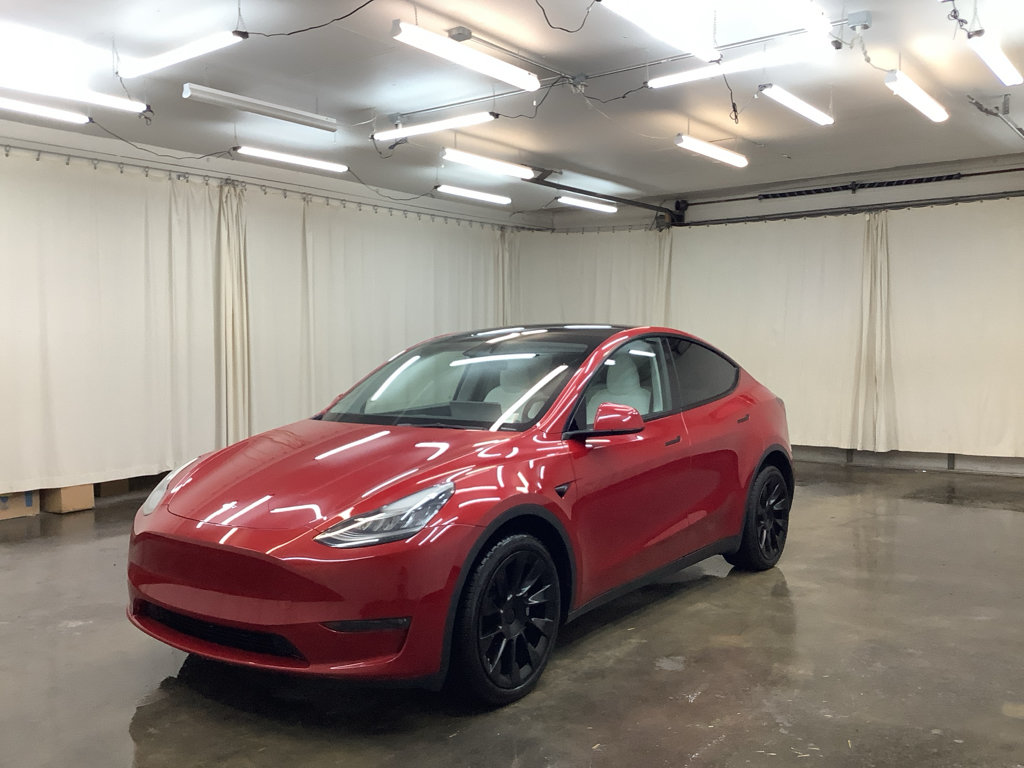 Used 2023 Tesla Model Y Long Range AWD/4WD image 1