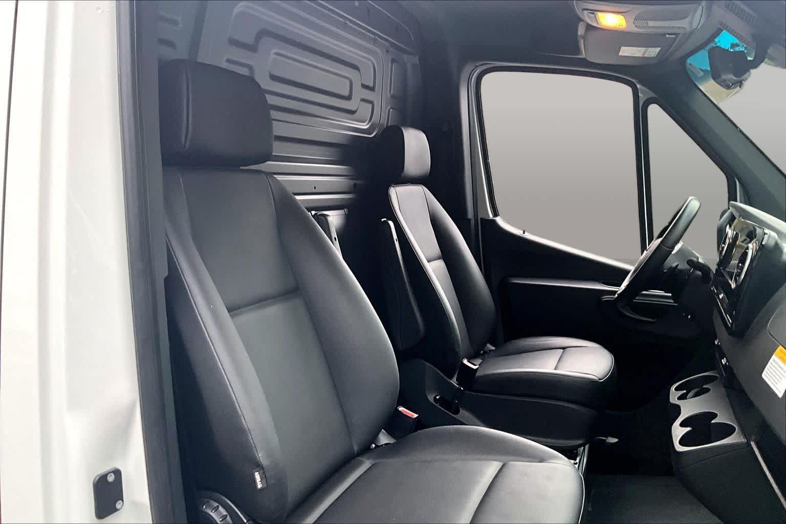Certified 2024 Mercedes-Benz Sprinter 3500 w/ Parking Package image 8