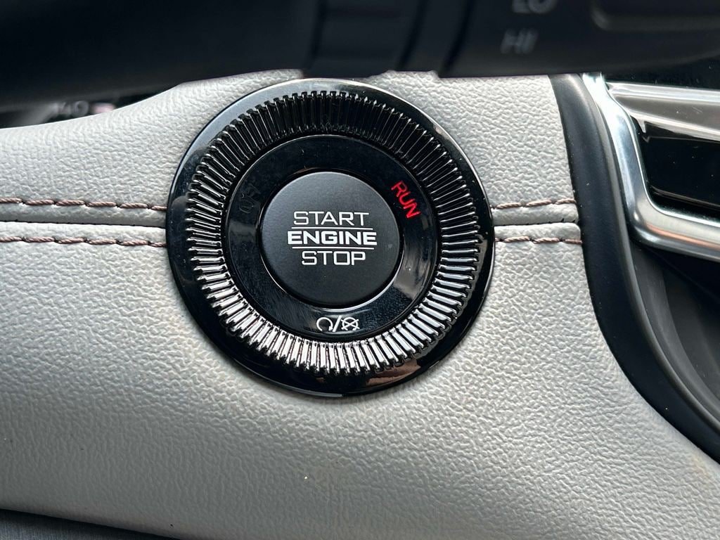 Used 2024 Jeep Compass Limited w/ Sun and Sound Group AWD/4WD image 25