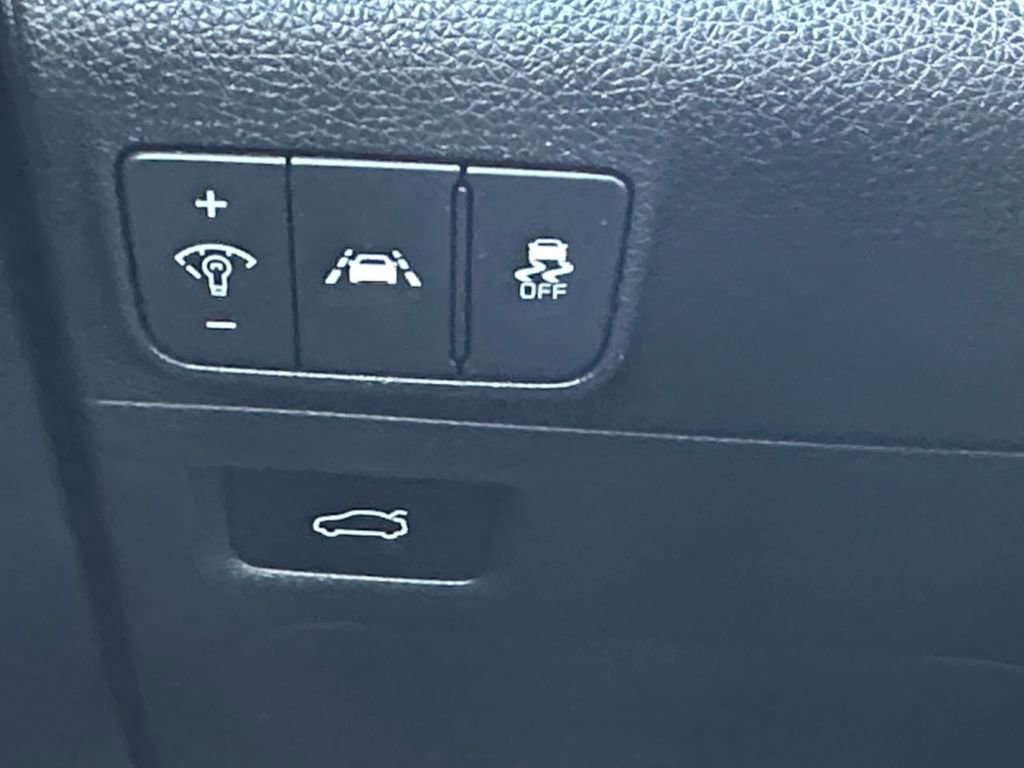 Used 2023 Kia K5 LXS image 21