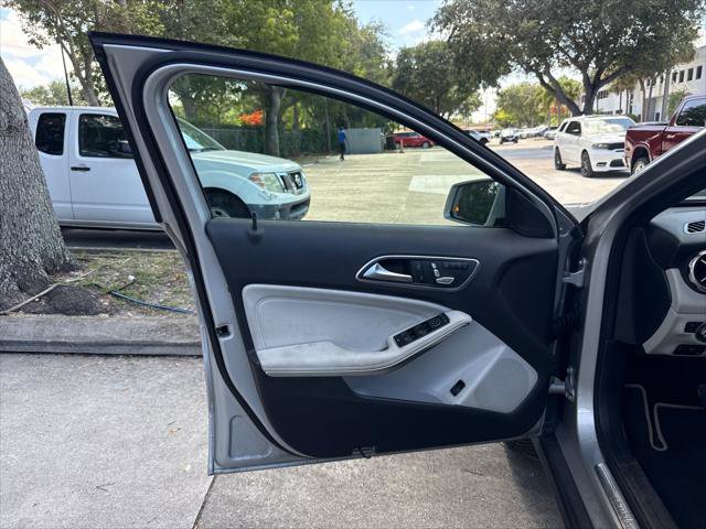 Used 2018 Mercedes-Benz GLA 250 4MATIC image 22