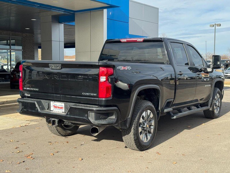 Used 2024 Chevrolet Silverado 2500 Custom w/ Custom Value Package image 3