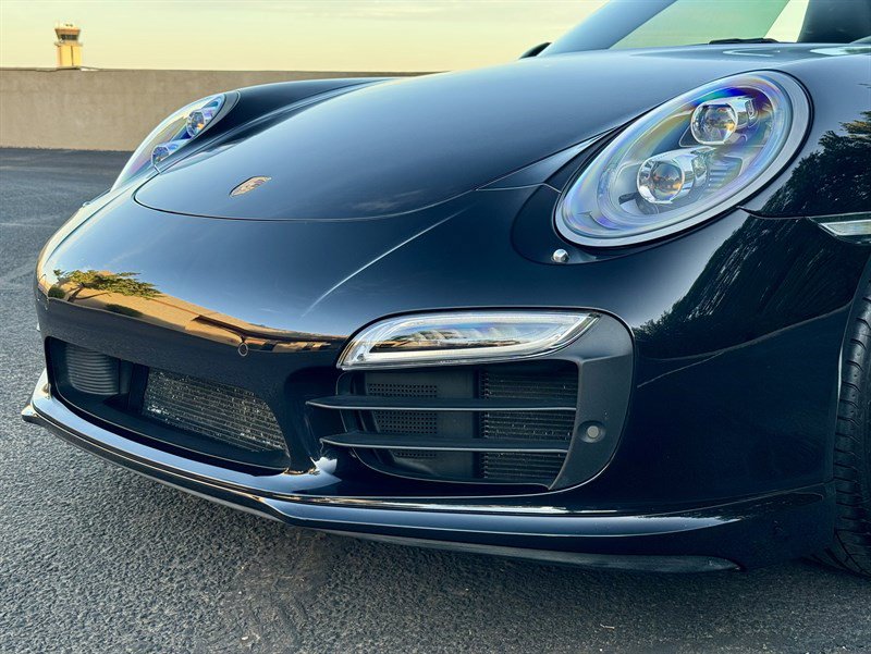 Used 2015 Porsche 911 Turbo S w/ High-end Infotainment Package AWD/4WD image 31
