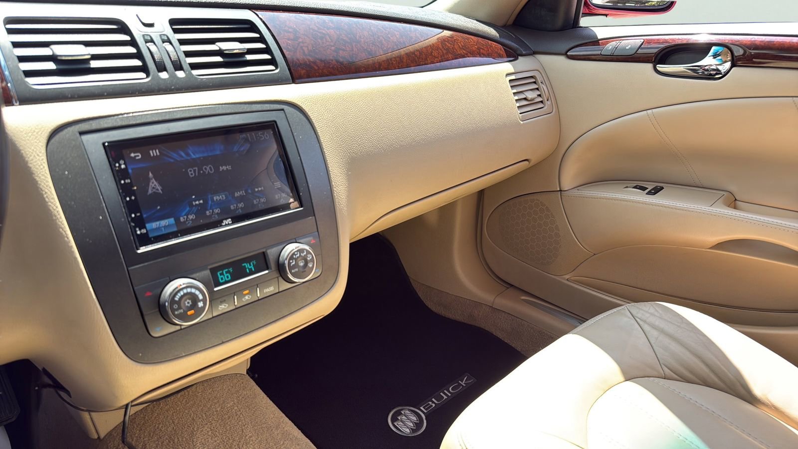 Used 2011 Buick Lucerne CXL w/ Driver Confidence Package FWD image 16