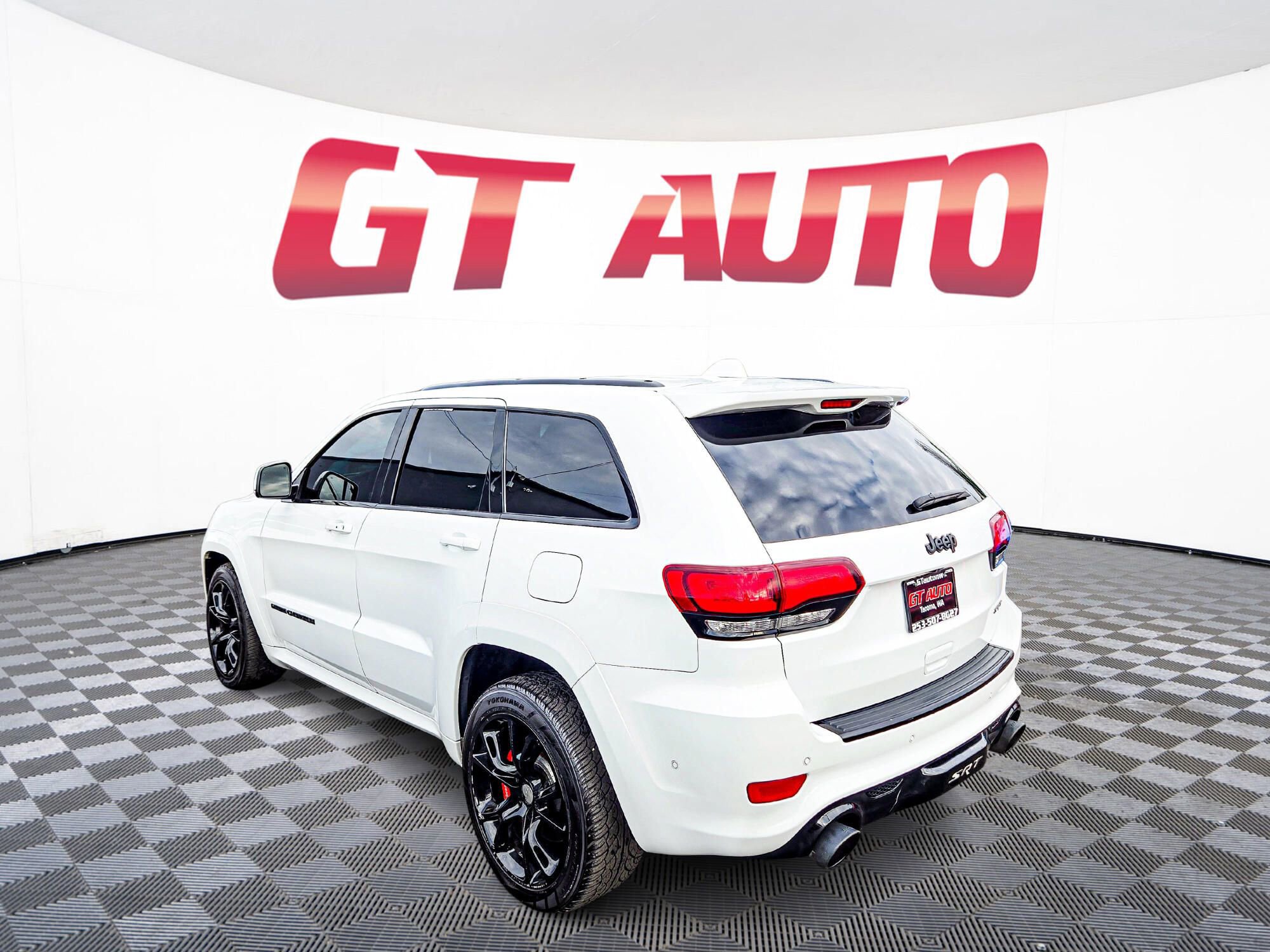 Used 2020 Jeep Grand Cherokee SRT image 5