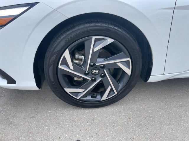 Used 2024 Hyundai Elantra Limited FWD image 29