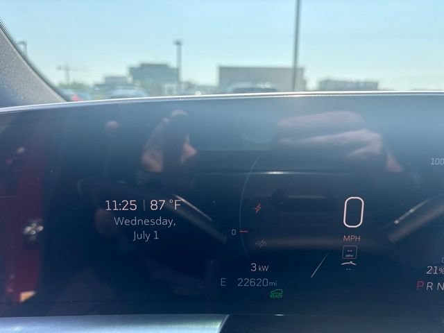Used 2024 Cadillac Lyriq Luxury w/ LPO, Floor Liner Package AWD/4WD image 11