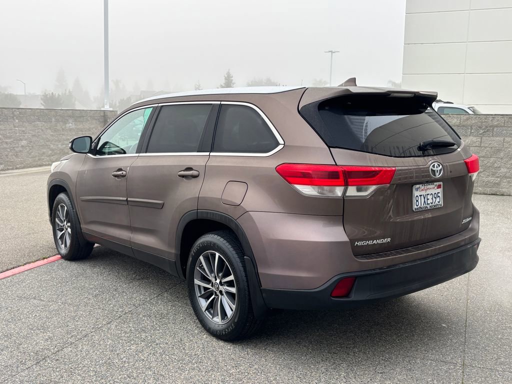 Used 2019 Toyota Highlander XLE image 7