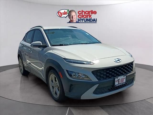 Used 2023 Hyundai Kona SEL w/ Cargo Package FWD image 5