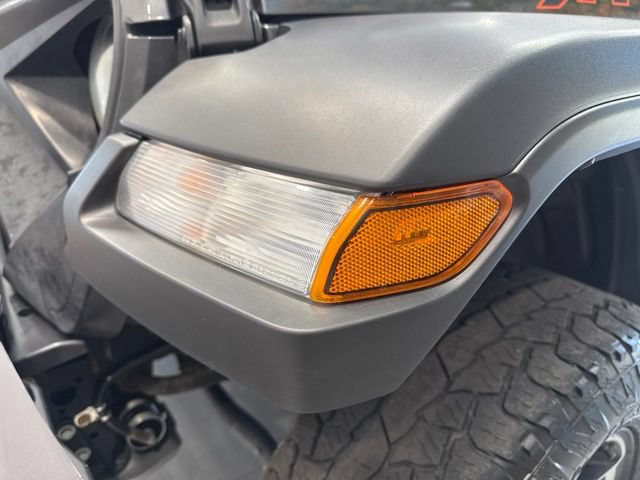 Used 2022 Jeep Gladiator Mojave w/ Cold Weather Group AWD/4WD image 15